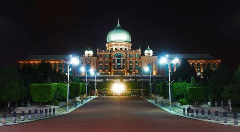 Kuala Lumpur: Putrajaya City Tour with Lake Cruise - Detailed Breakdown of the Itinerary