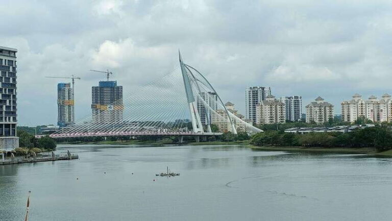 Kuala Lumpur: Putrajaya Tour with Hotel Pickup - Practical Details & What to Expect