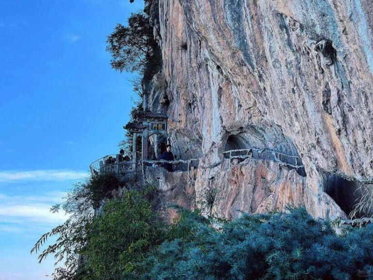 Kunming Western Hills Scenic Area Private Tour (Half Day) - The Hike to the Dragon Gate