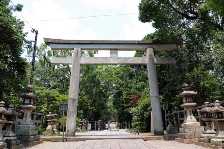 Kyoto: Iwashimizu Hachimang Shrine Guided Tour & Cable Car - The Cable Car Ride: From Ground to Sacred Heights