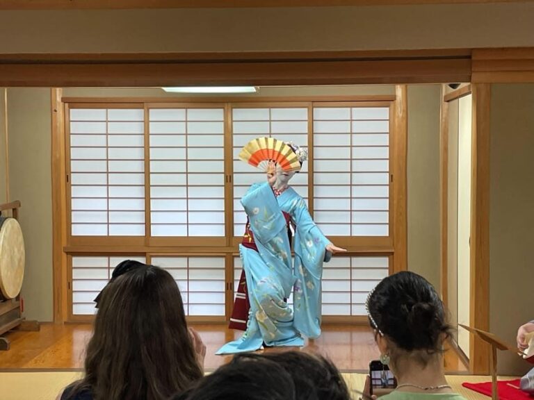 Kyoto: Meet the Geisha Maiko with Gion Walking Tour - The Itinerary in Detail