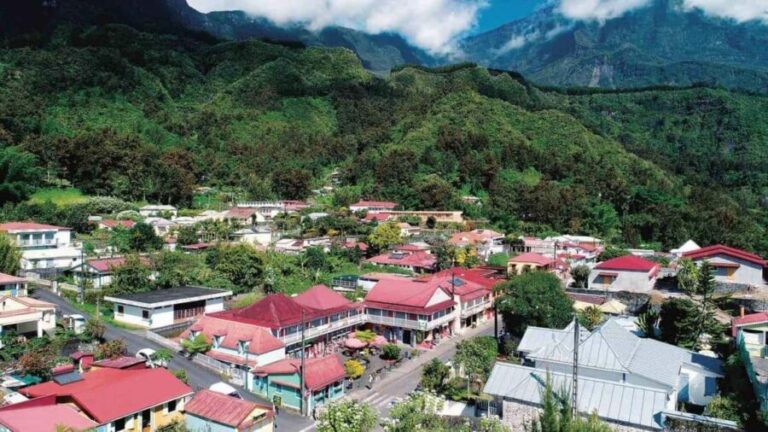 La Reunion: Salazie Guided Tour with Private Transfer 4 pers - Practical Tips for a Smooth Experience