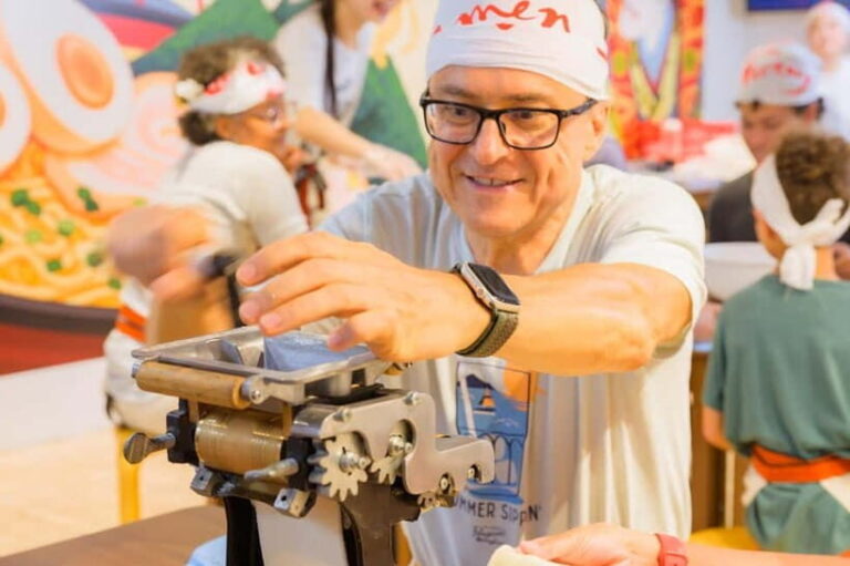 Lake Kawaguchiko: Ramen Cooking Class with Souvenir - The Experience’s Suitability