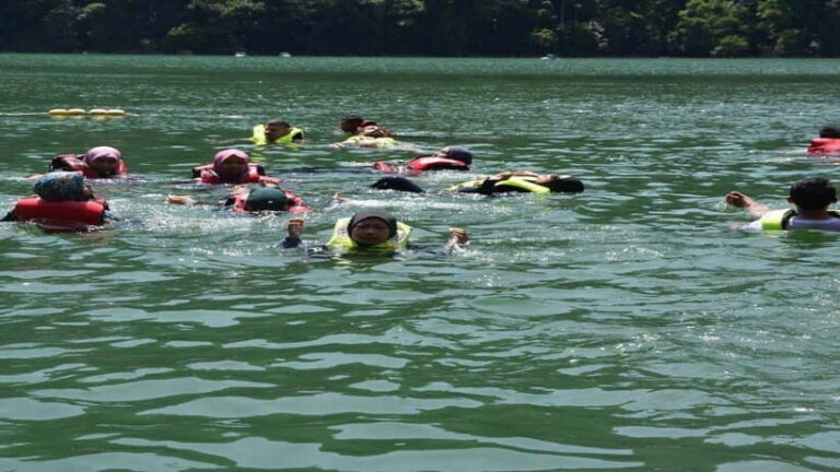 Langkawi: Pregnant Maiden Lake , Island , Beach Half Day - Stop 1: Bat Cave & Limestone Formations