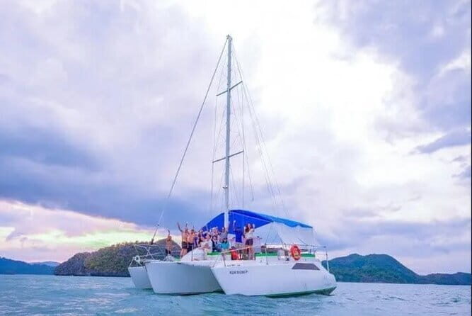 Langkawi : Sunset Dinner Cruise Including Hotel Transfer -Sharing - The Experience and Its Highlights