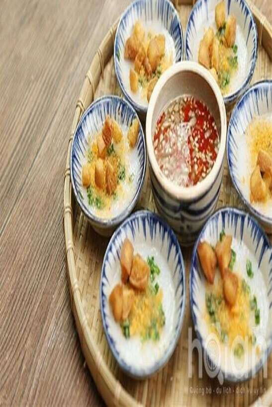 Lantern Boat Trip & Walking local food Tour - What to Expect from the Tour