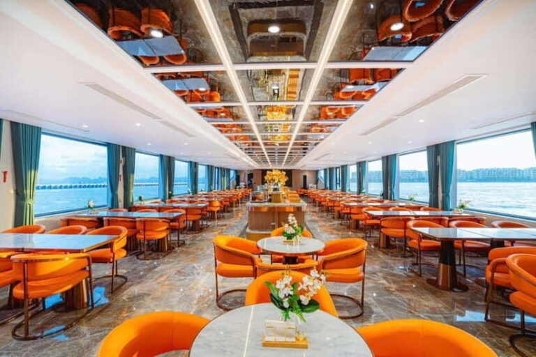 Leona 5 stars cruise explores Ha Long Bay extremely safely - The Itinerary: A Well-Curated 7-Hour Voyage