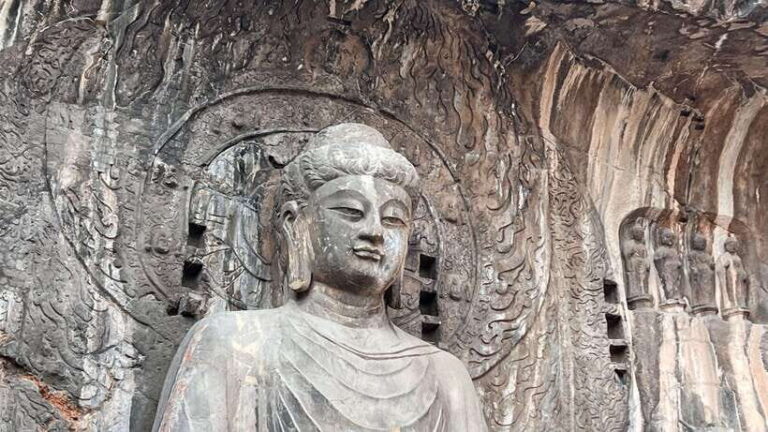 Luoyang: Day tour from Xian or LuoYang with tickets options - Practical Details and What to Expect
