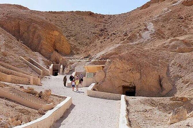 Luxor private full day tour east and west bank temples & tombs - Who Should Consider This Tour?