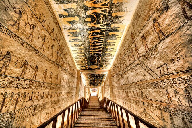 Luxor Small Group Tour Valley of Kings with Lunch from Hurghada - Visiting the Magnificent Karnak Temple