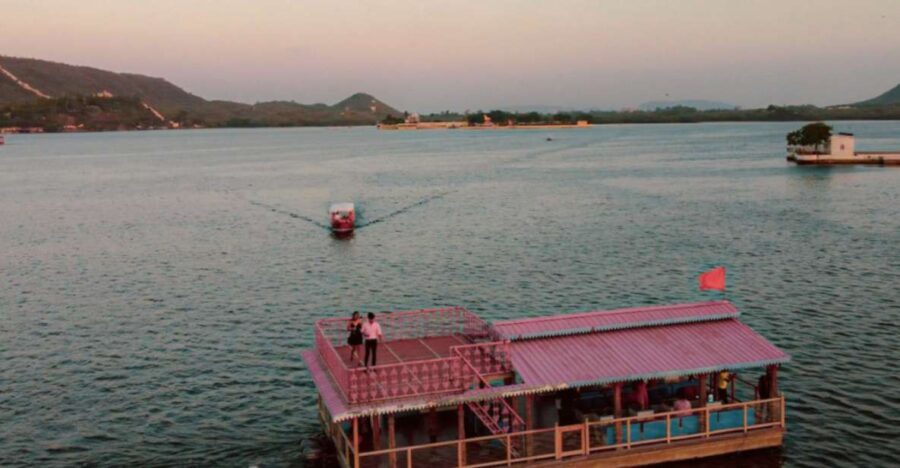 Luxury Boat ride, Havelis, Heritage Walk & High Tea - Exploring Udaipur’s Vibrant Old City