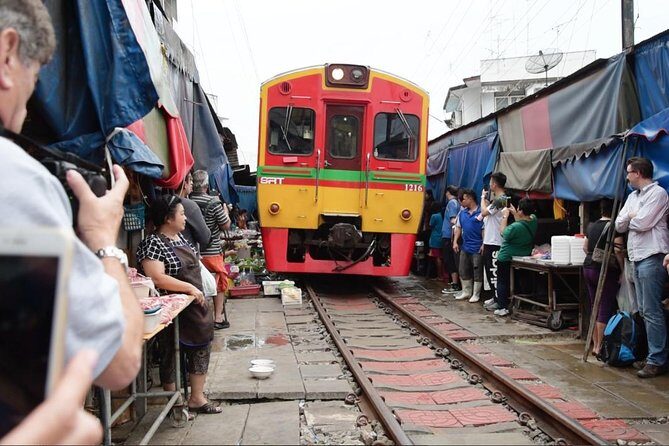 Maeklong Railway and Floating Markets with Great Pagoda Temple - How the Experience Comes Alive