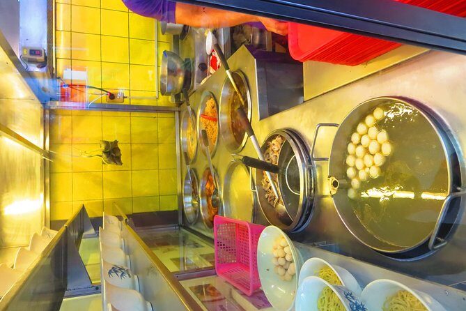 Manila's Culinary Expedition: The Ultimate Food and Market Tour - The Food and Tastings