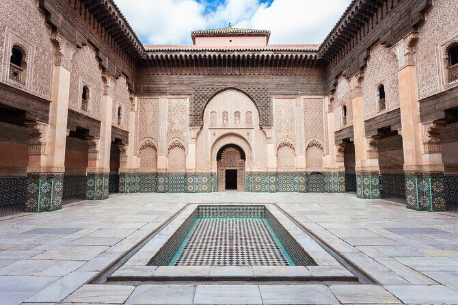 Marrakech : Madrasa Ben Youssef & Secret Garden and Medina Tour - Exploring the Hidden Crafts and Traditions