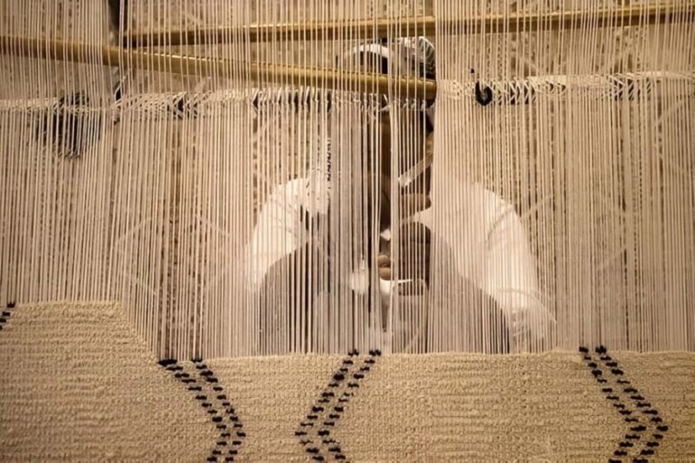 Marrakech: Rug Art Experience with Tea and Artisan Visit - Key Points