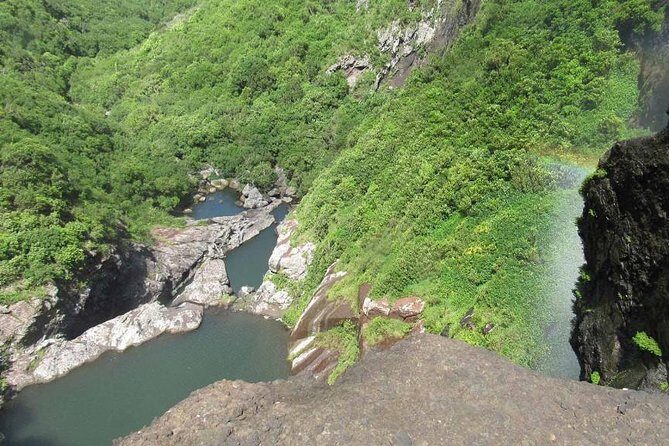 Mauritius-7 Cascades (Tamarind Falls)incl. Guide & Hotel Transfer - Transport & Group Dynamics