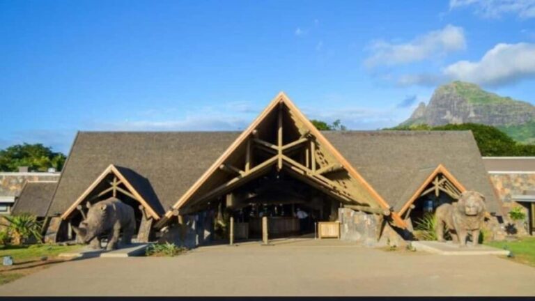 Mauritius: Casela nature parks & flic en flac beach - Adventure Activities for All Ages