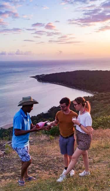 Mauritius: Romantic Sunset Escape: Bubbles & Local Flavors - The Romantic Sunset Moment and Local Flavors