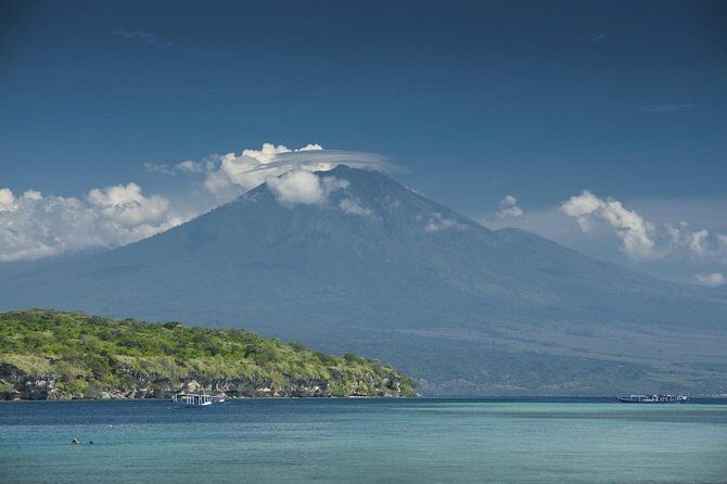Menjangan island for Certified Scuba Divers full day boat trip, 2 dives + lunch - Key Points