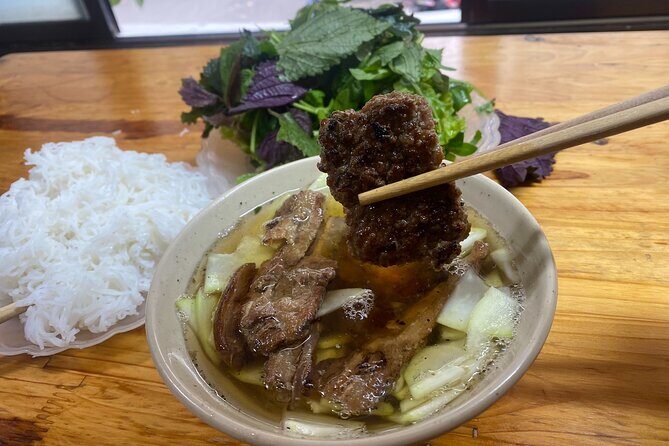 Minh's Unique Street Food Adventure - Authentic Atmosphere and Cultural Insights