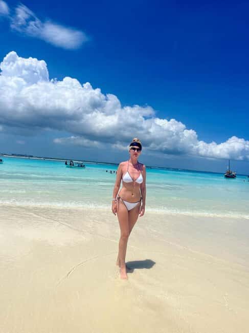 MNEMBA DOLPHIN TOUR, SPICE FARM TOUR & THE LAGOON AQUARIUM - What’s Included and What to Expect