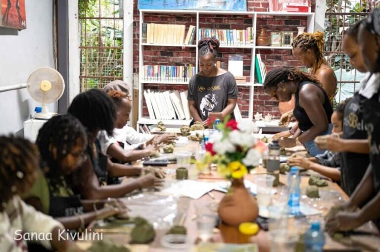 Mombasa: Studio Belabela art activity and Haller Park tour - FAQ