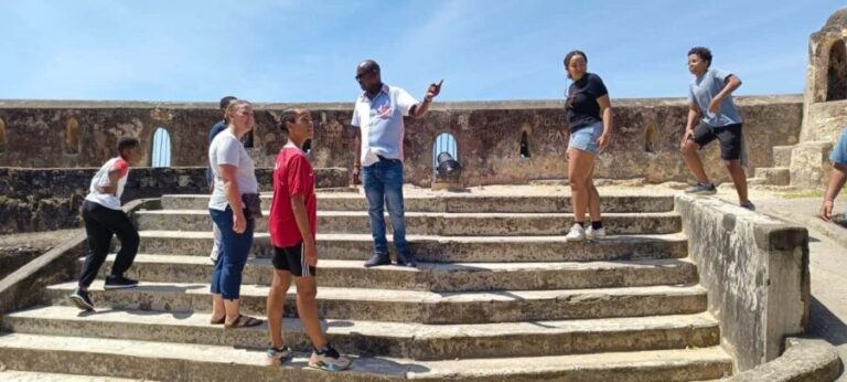 MOMBASA:FortJesus,OldTown,SpiceMarket, Shiva Temple DayTour. - Exploring Old Town: Narrow Streets and Cultural Layers