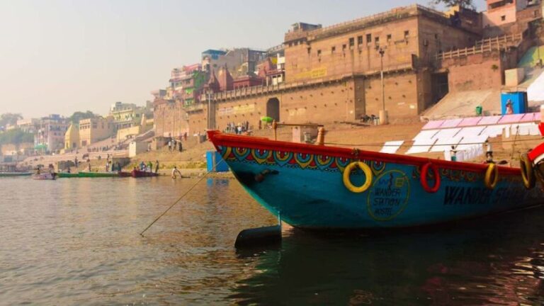 Morning Aarti with Boat Ride & Rooftop Breakfast - Practical Considerations