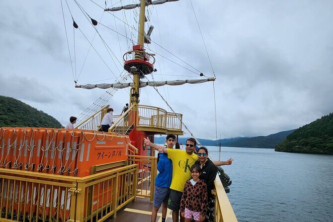 Mt.Fuji view Hakone Private tour with English speaking driver - Lake Ashinoko: The Heart of Hakone’s Scenic Beauty