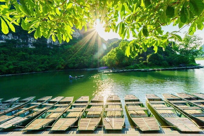 Mua Cave, Trang An and Hoa Lu Shared Tour All Inclusive - The Experience for Different Travelers