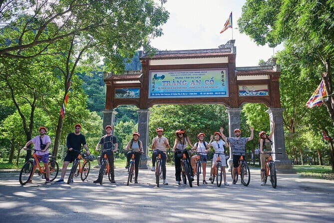Multi Day Tour in Ninh Binh and Halong from Hanoi - Day Two: Halong Bay’s Iconic Scenery