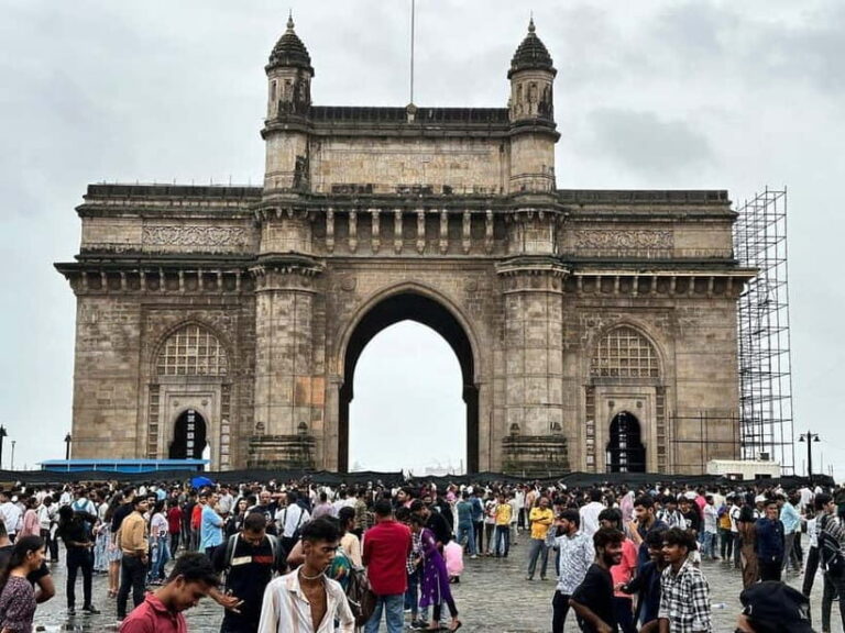 Mumbai: City of Dreams Tour in Private Vehicle with Guide - The Comfort of a Private, Air-Conditioned Vehicle