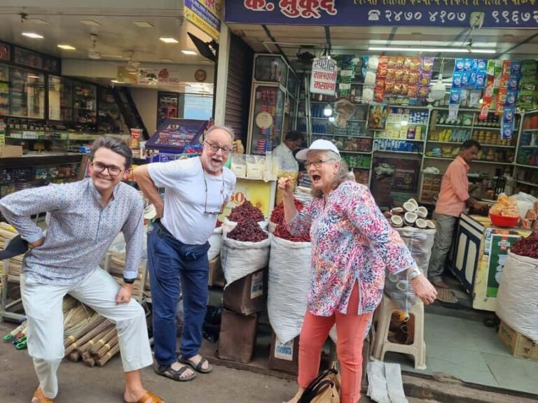 Mumbai: Guided Tour with Bollywood Dance & Lunch - A Closer Look at the Tour Experience