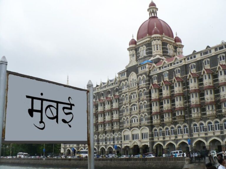 Mumbai: Private City sightseeing and Dharavi Slum Tour - Visiting Dharavi: The Heart of Resilience