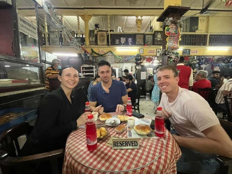 Mumbai: Street Food Tour with 7-8 Tasting Courses - Exploring Mumbai’s Street Food Scene