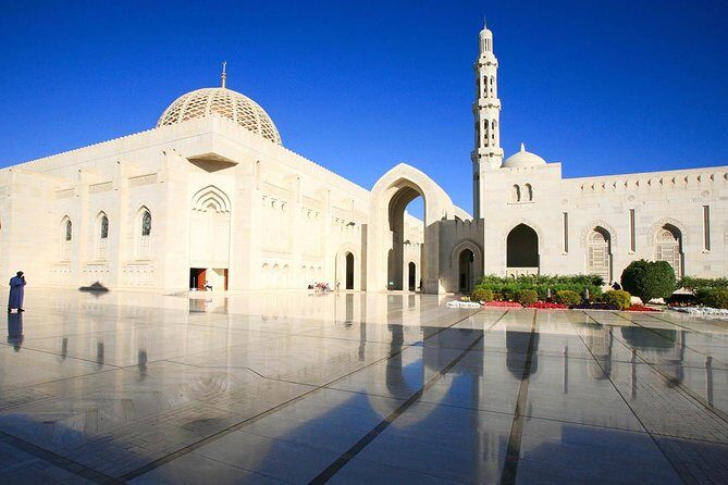 Muscat City Tour frensh or Italien Guide - The Practicalities: What Travelers Can Expect