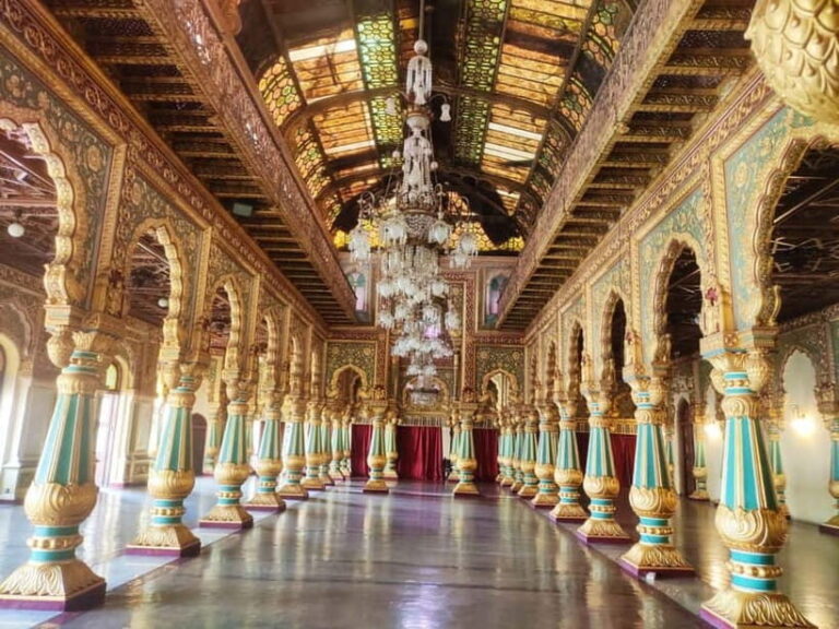 Mysore: Palace, Art Gallery & Devaraja Market Walking Tour - Why This Tour Works Well