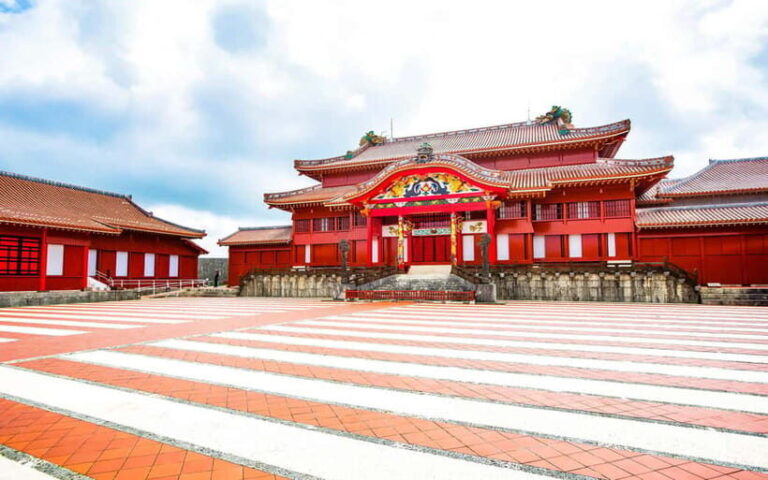 Naha: Okinawa Tour with Shuri Castle and Shikinaen Garden - What to Expect
