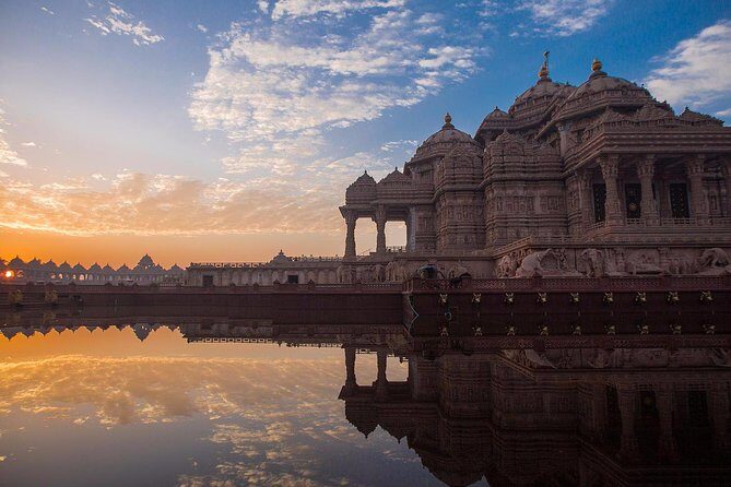 New Delhi: Akshardham temple with musical light and fountain Show - The Sum Up
