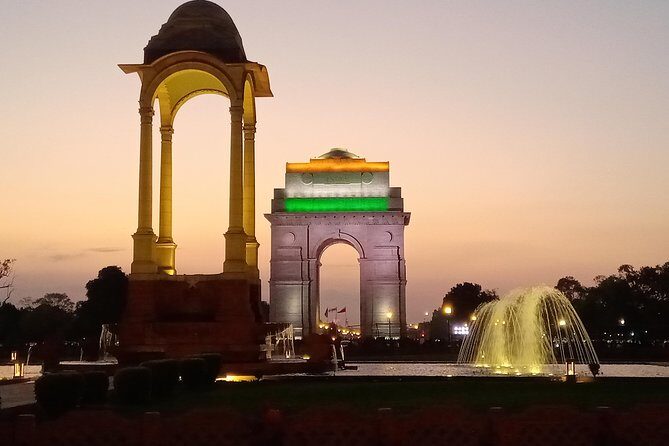 New Delhi Night Tour group tour - Transportation and Group Size