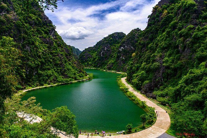 Ninh Binh Daily Tour: Hoa Lu- Am Tien Cave - Tam Coc- Bike - Bich Dong pagoda - Value for Money and Customer Feedback