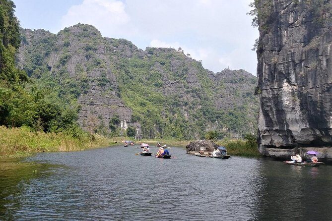 Ninh Binh Full Day Tour: Bai Dinh Pagoda - Trang An - Mua Cave - Navigating the Waterways of Trang An