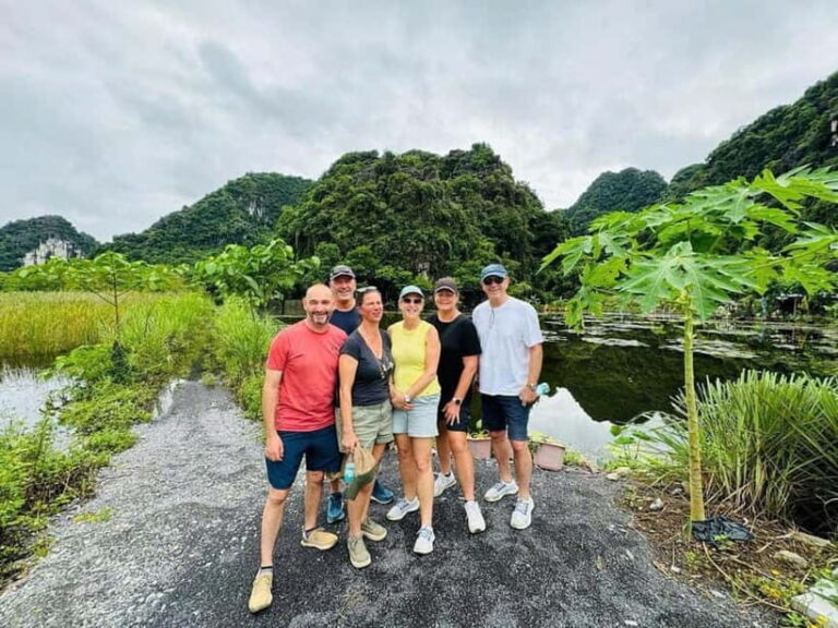 Ninh Binh Full-Day Tour from Hanoi, explore All Attractions - Exploring Hoa Lu and the Ancient Temples