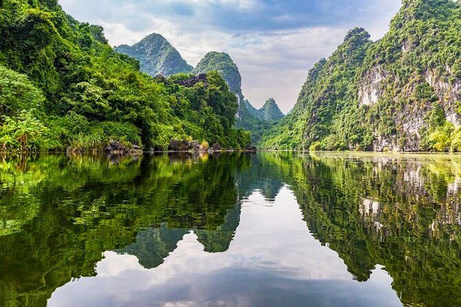 Ninh Binh Full Day With Bai Dinh Pagoda - Trang An - Mua Cave - Exploring the Major Stops