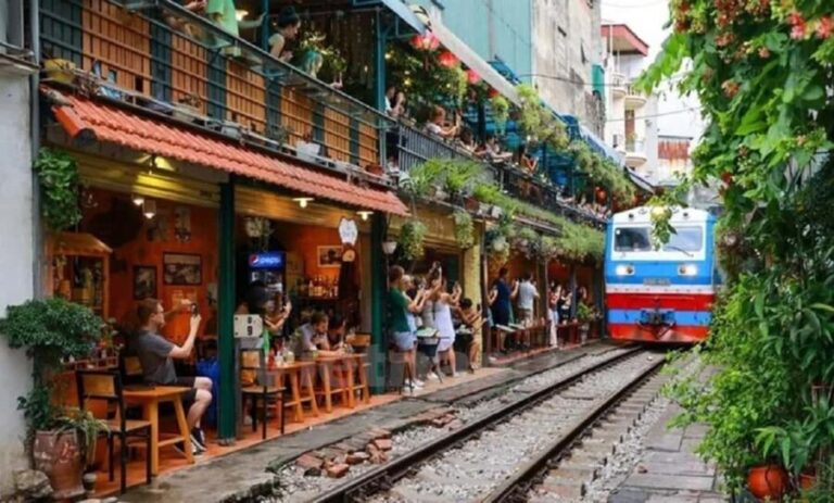 Northern Vietnam 6-Day Tour: Hanoi, Sapa & Ha Long Bay - Day 1: Hanoi Arrival and City Exploration