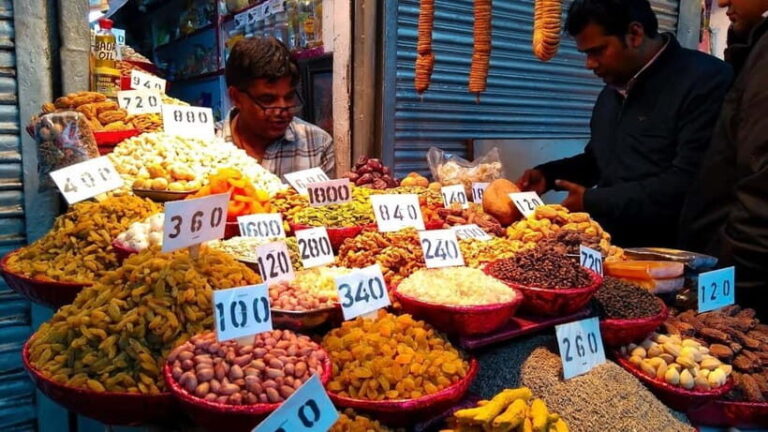 Old Delhi: Khari Bawli - Asia's Largest Spice Market - Walking Through the Market: Sights, Sounds, and Smells
