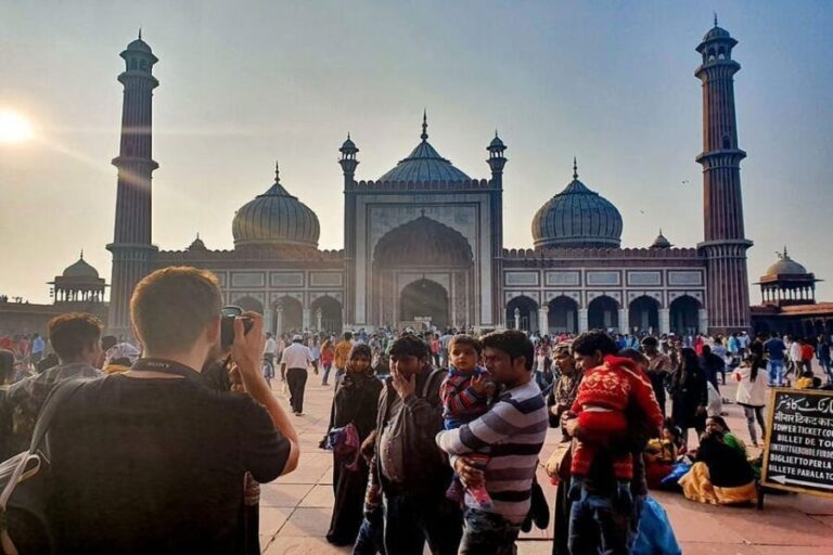 Old Delhi's Chandni Chowk Tuk Tuk/Rickshaw Tour - Exploring Old Delhi’s Bustling Markets