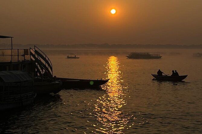 Omvitys Full-Day Varanasi Tour: Sunrise Boat to Sunset Aarti - Who Is This Tour Best For?