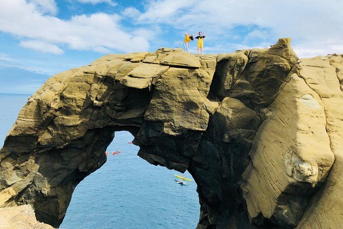 One-day private chartered car tour in Taipei: Yehliu, Jiufen, Pingxi, North Coast popular attractions with chartered car, professional Chinese/English driver - What Makes This Tour Stand Out?
