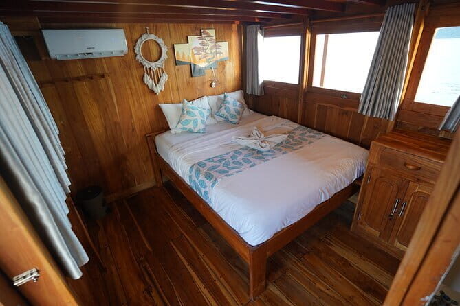 Open Sailing Trip Labuan Bajo, Using Singkolo Pinishi Boat - The Itinerary Breakdown
